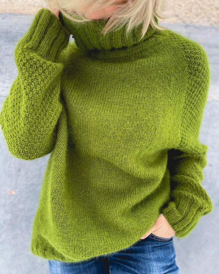 Travnatě zelený pletený svetr s rolákem nadměrné velikosti