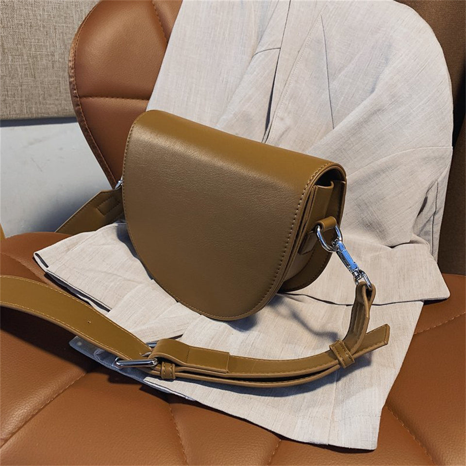 Dámská kožená kabelka v retro stylu