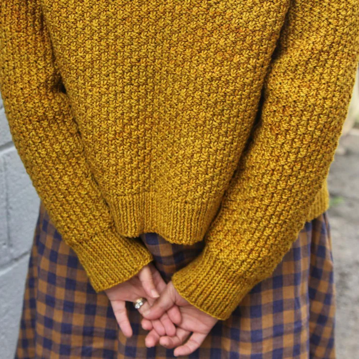 Tina - Jednoduchý žlutý svetr bez límce